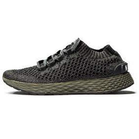 Athletic_Shoes